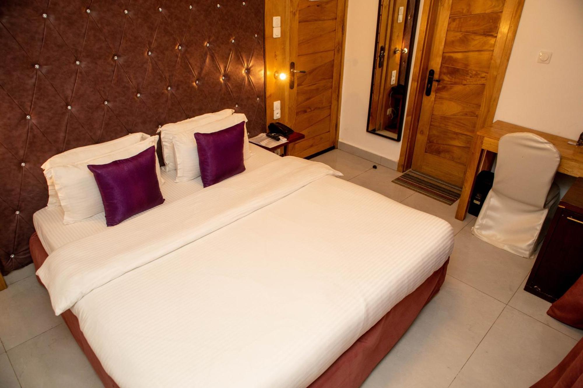Hotel Les Orchidees Cotonou Rom bilde